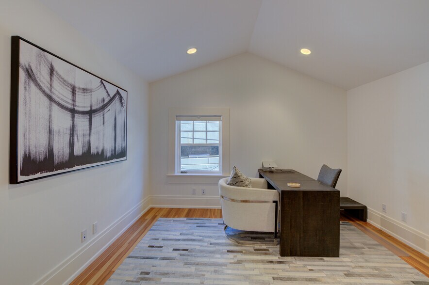 More Photos Of 904 San Antonio St, Austin Office For Lease