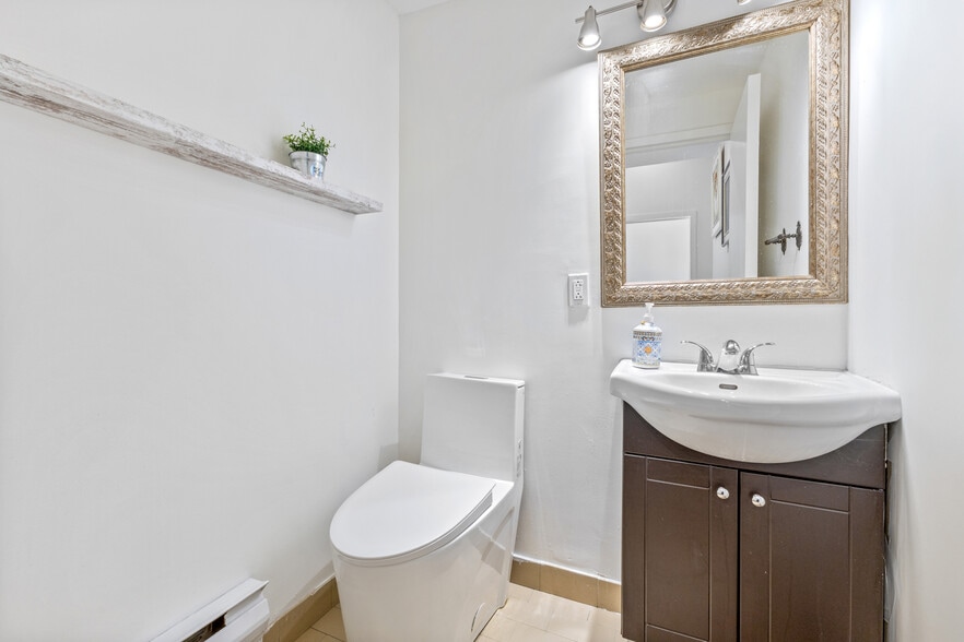 More Photos Of 1023 Rue Berri, Montréal Apartments For Sale