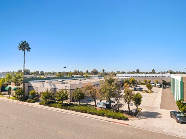 More Photos Of 3673 N Industry Ave, Lakewood Light Distribution For Lease