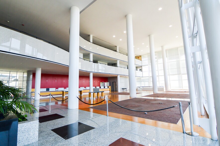 More Photos Of 40 NE Loop 410, San Antonio Office For Sale