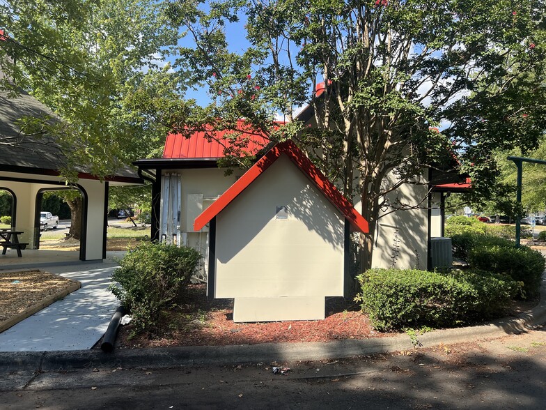 More Photos Of 2110 Allendown Dr, Durham Fast Food For Sale