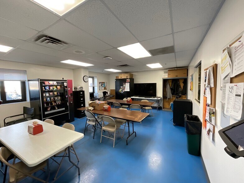 More Photos Of 902 H.L. Thompson Jr. Dr, Ashley Distribution For Sale