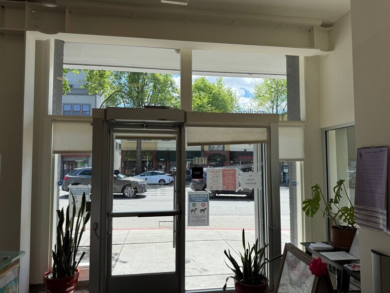 More Photos Of 1909 University Ave, Berkeley Storefront For Sale