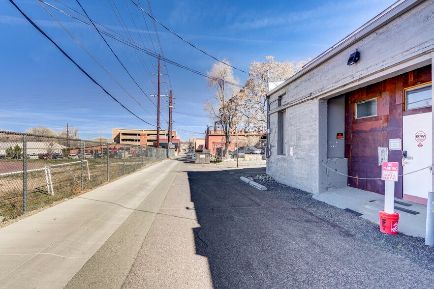 More Photos Of 222 1/2 S Montezuma St, Prescott Industrial For Lease