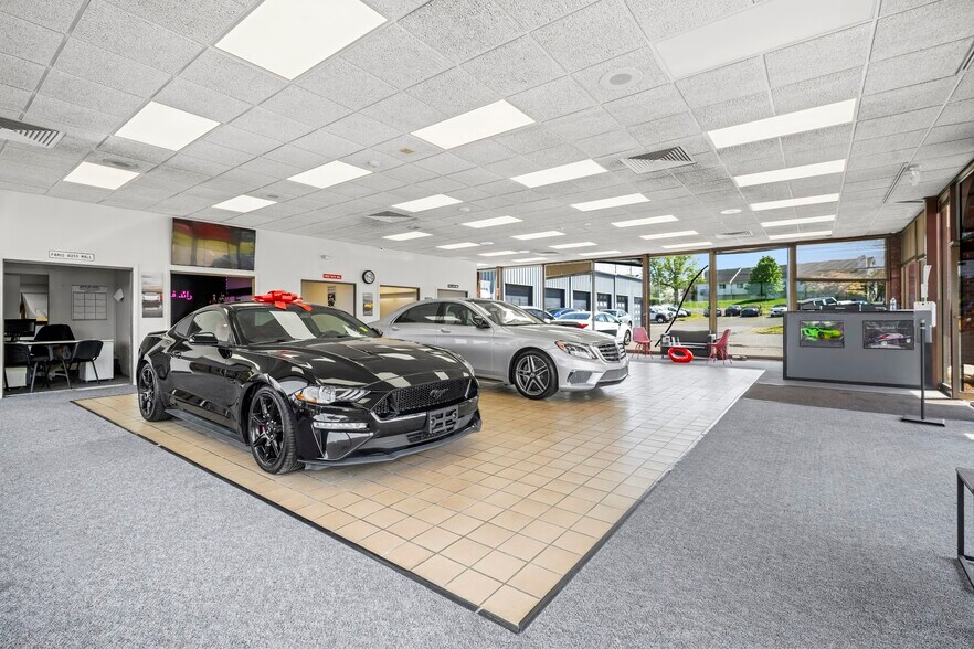 More Photos Of 512 W Center St, Manchester General Retail For Sale