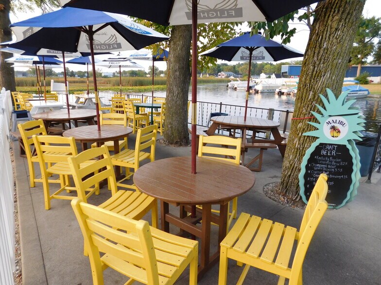 More Photos Of 5793 E Pickwick Rd, Syracuse Restaurant For Sale