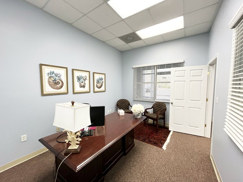 More Photos Of 5401 Netherby Rd, North Charleston Medical For Lease