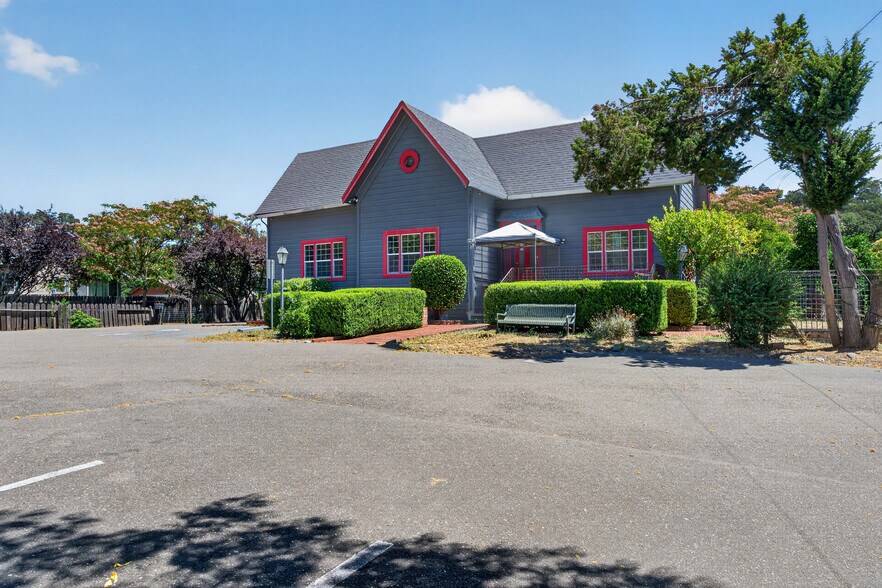 More Photos Of 530 N Cloverdale Blvd, Cloverdale Specialty For Sale