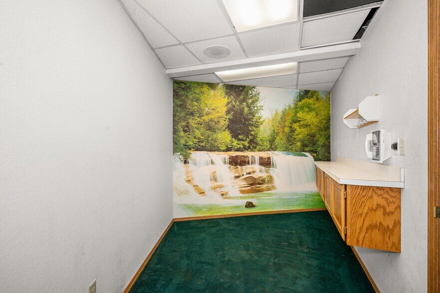 More Photos Of 1211 W Northwest Blvd, Spokane General Retail For Sale