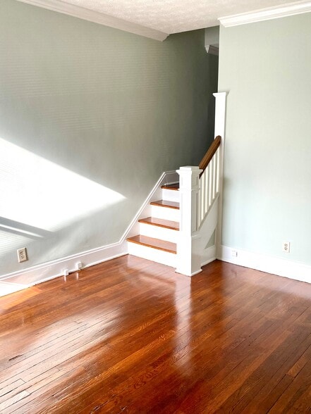 More Photos Of 19 E Kossuth St, Columbus Office Residential For Sale