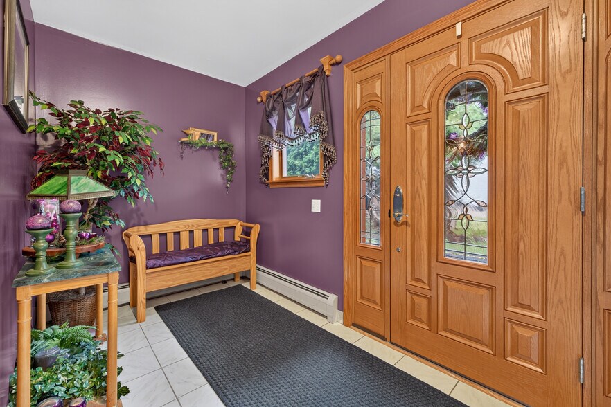 More Photos Of 3405 Orchard Park Rd, Orchard Park Office Residential For Sale