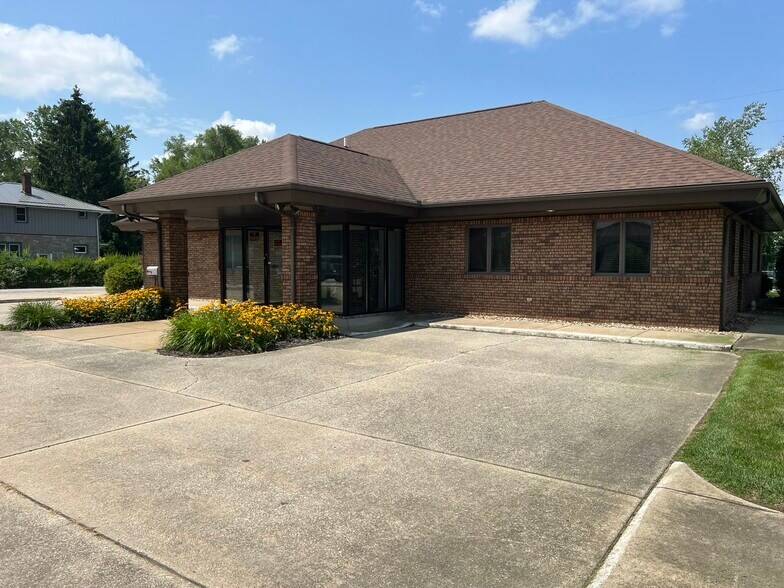 More Photos Of 601 E Bristol St, Elkhart Medical For Lease