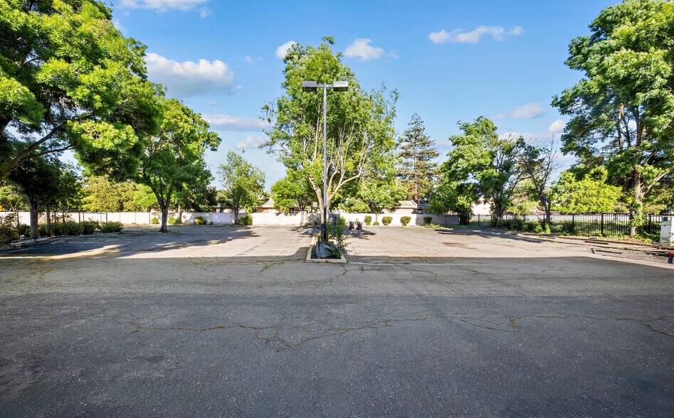More Photos Of 8338 West Ln, Stockton Office For Sale