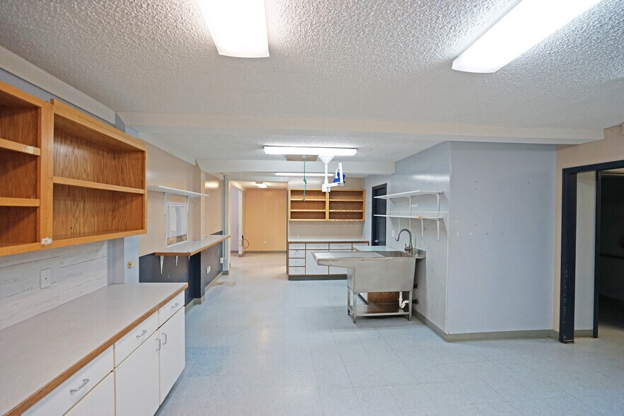 More Photos Of 504-510 W Chestnut Ave, Yakima Office For Lease