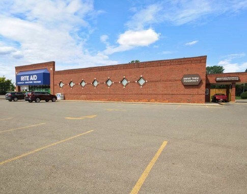 More Photos Of 4914 Youngstown Poland Rd, Youngstown Drugstore For Lease