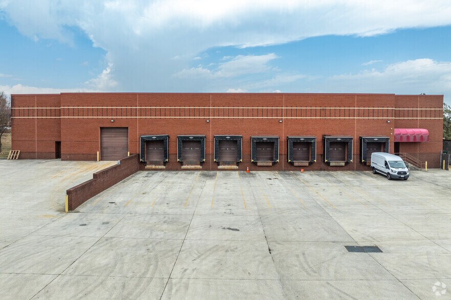 More Photos Of 7020 Columbia Gateway Dr, Columbia Light Distribution For Sale