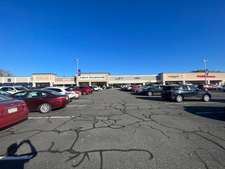 More Photos Of 401-419 S Oyster Bay Rd, Plainview Unknown For Lease