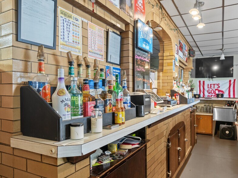 More Photos Of N4494 State Highway 42, Kewaunee Restaurant For Sale