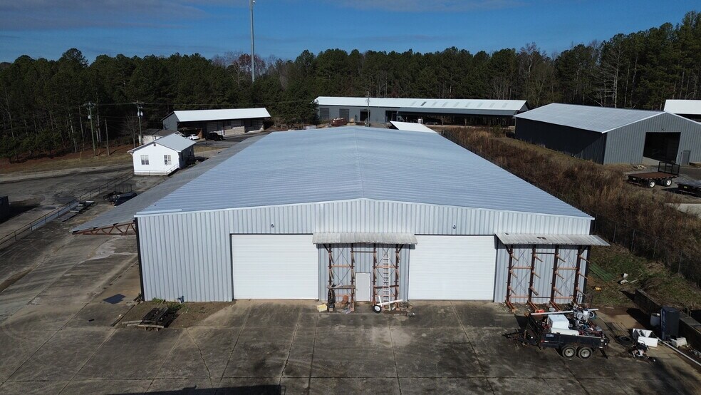 More Photos Of 5711 Highway 53 E, Dawsonville Warehouse For Lease