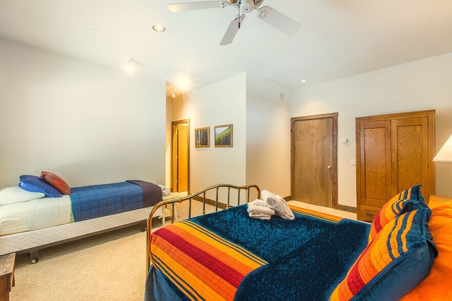 More Photos Of 115 / 117 / 119 7th Ave, Ouray Apartments For Sale