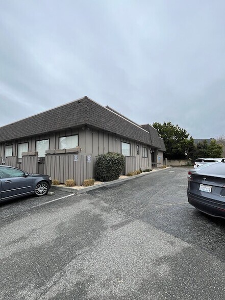 More Photos Of 26365 Carmel Rancho Blvd, Carmel Medical For Lease