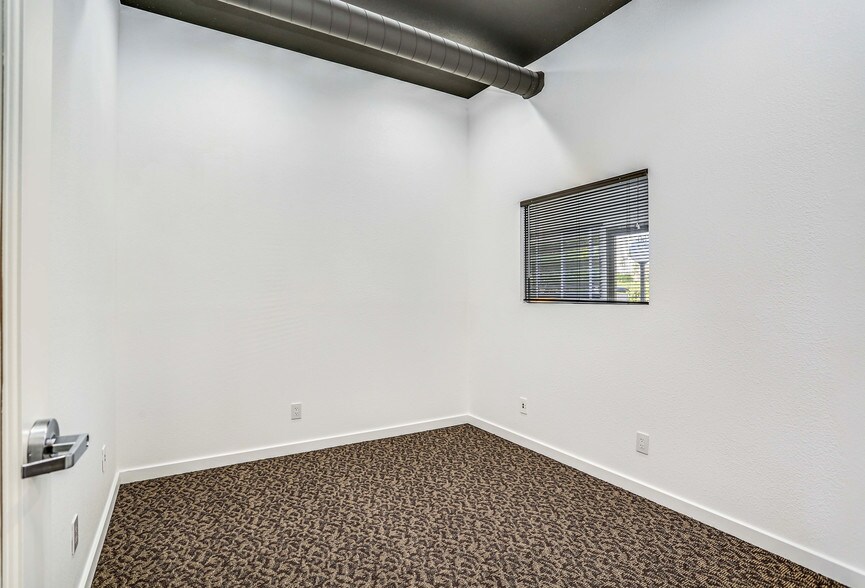 More Photos Of 750 E Tahquitz Canyon Way, Palm Springs Office For Lease