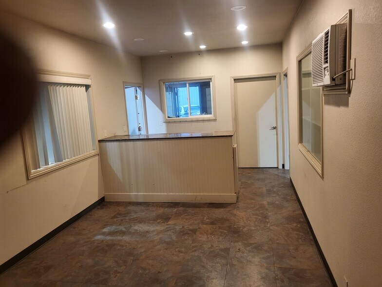 More Photos Of 469 Moffat Blvd, Manteca Warehouse For Lease