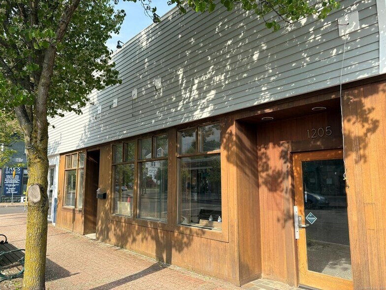 Primary Photo Of 1205 Main St, Branford Restaurant For Lease