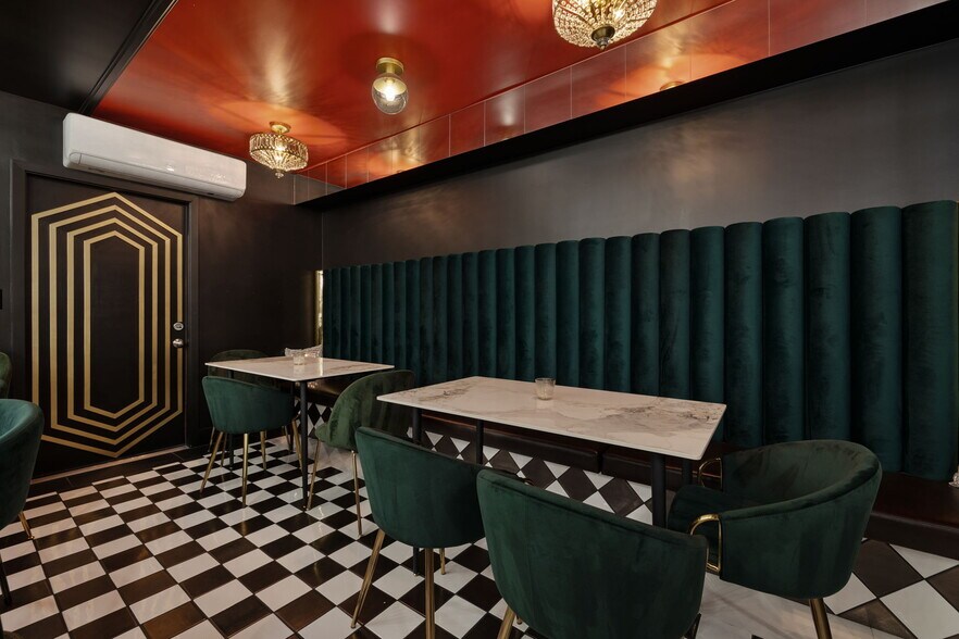 More Photos Of 120 W Vereda Sur, Palm Springs Hotel For Sale
