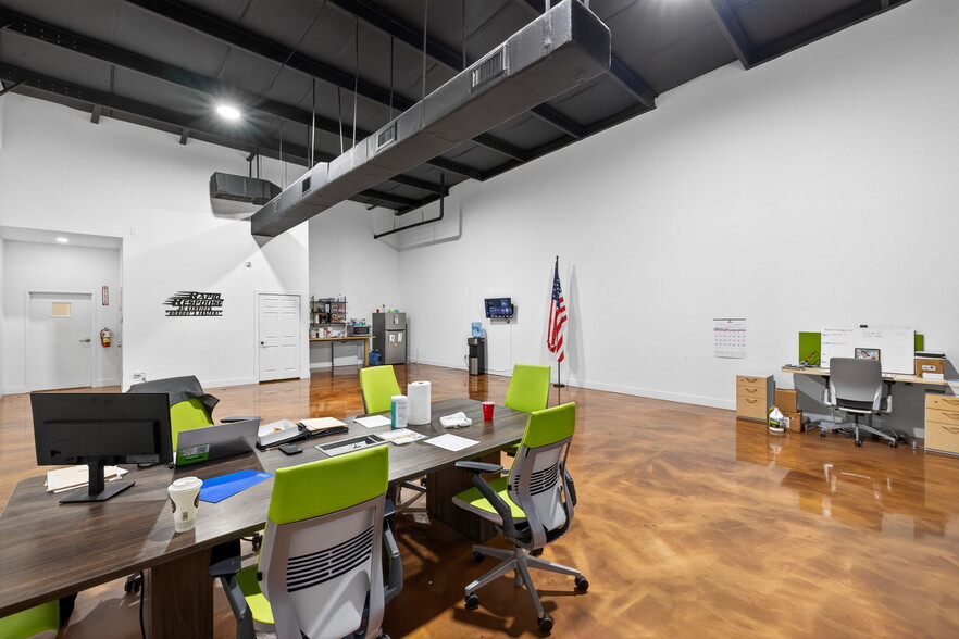 More Photos Of 12220 Towne Lake Dr, Fort Myers Unknown For Lease