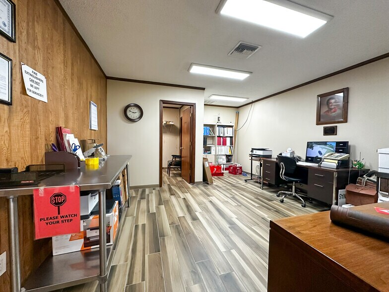 More Photos Of 3231 Drane Field Rd, Lakeland Industrial For Lease