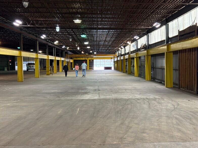 More Photos Of 1 Chicago Ave, Elizabeth Warehouse For Sale