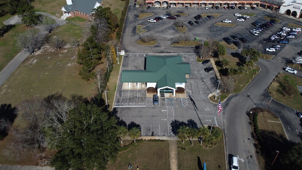 More Photos Of 2906 Kerry Forest Pky, Tallahassee Bank For Lease