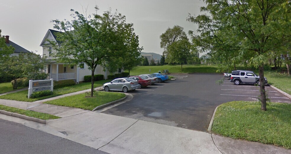 More Photos Of 124 Wells Ave NW, Roanoke Office Residential For Sale