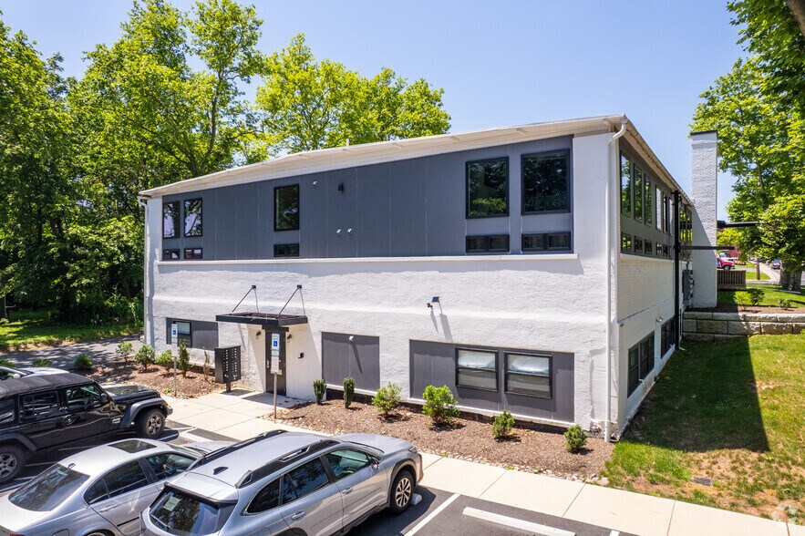 More Photos Of 300 Penn St, Pennsburg Apartments For Sale