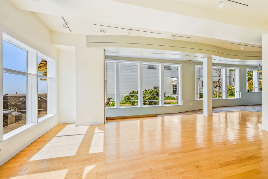 More Photos Of 45094 Main St, Mendocino General Retail For Sale