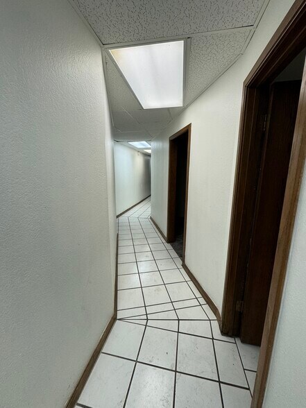 More Photos Of 901 N Virginia Ave, Oklahoma City Manufacturing For Lease