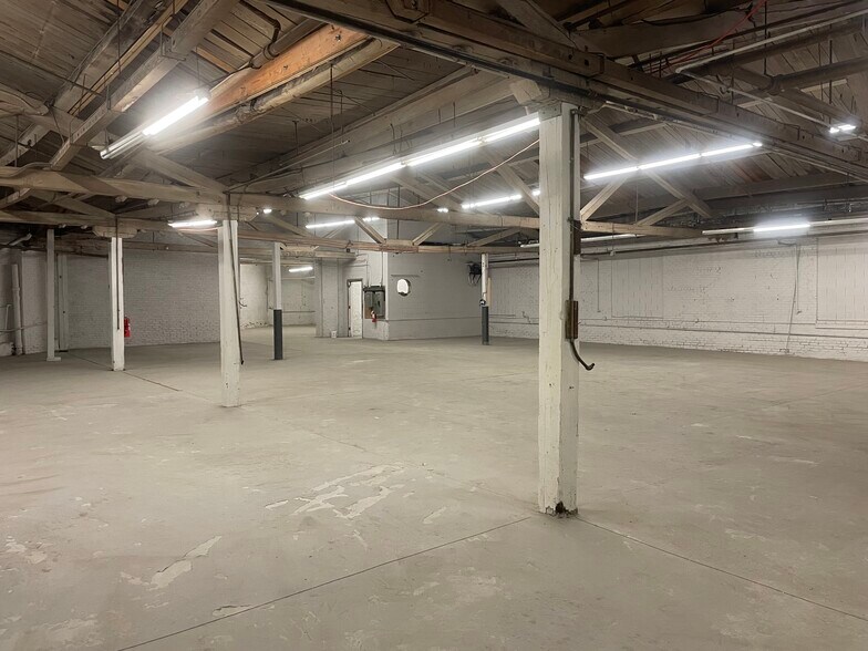 More Photos Of 1901 W Courtland St, Philadelphia Manufacturing For Sale