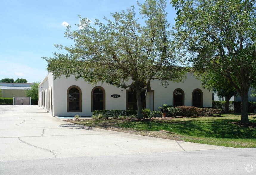 More Photos Of 385 Commerce Way, Longwood Flex For Lease