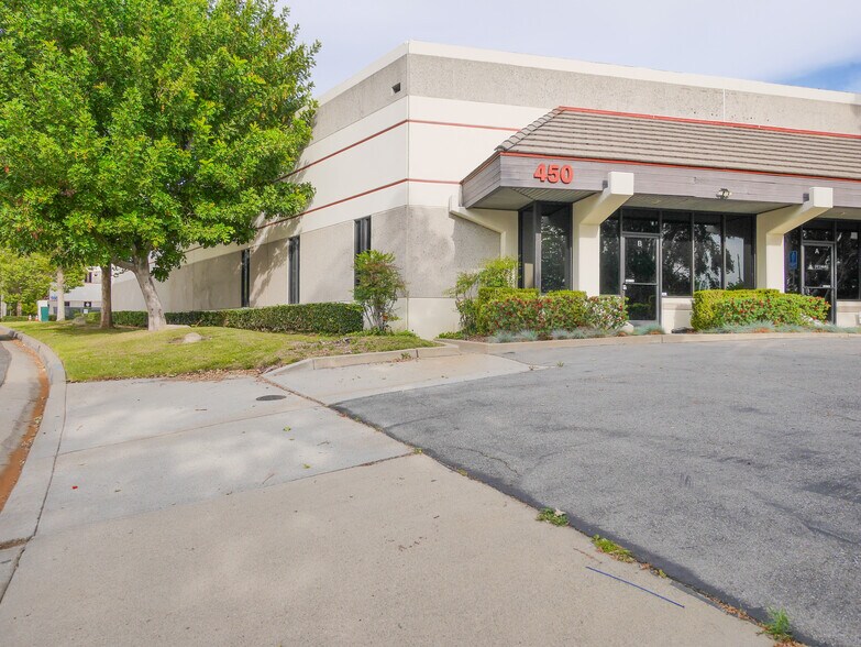 More Photos Of 450 S Lone Hill Ave, San Dimas Warehouse For Lease