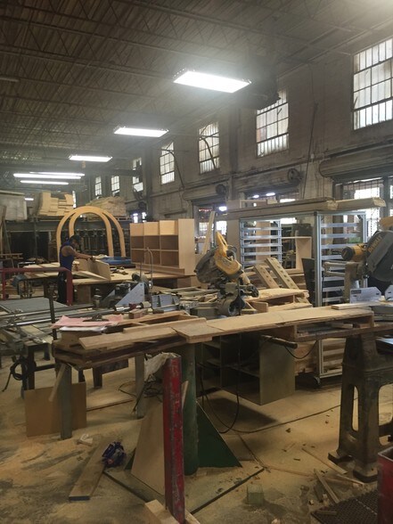 More Photos Of 1350 E Southcross Blvd, San Antonio Manufacturing For Lease