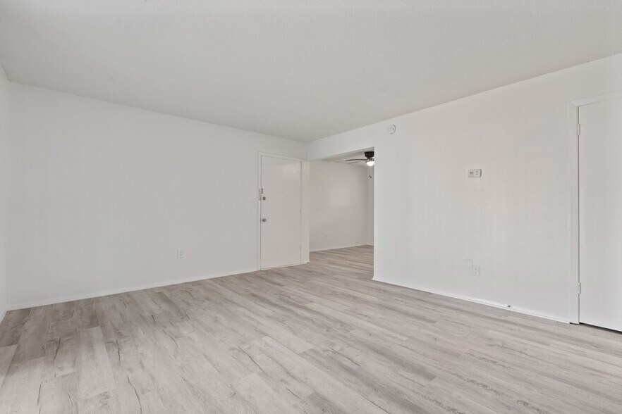 More Photos Of 341 E Loula St, Olathe Apartments For Sale