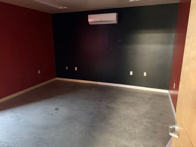 More Photos Of 848 W Hadley Ave, Las Cruces Light Manufacturing For Lease