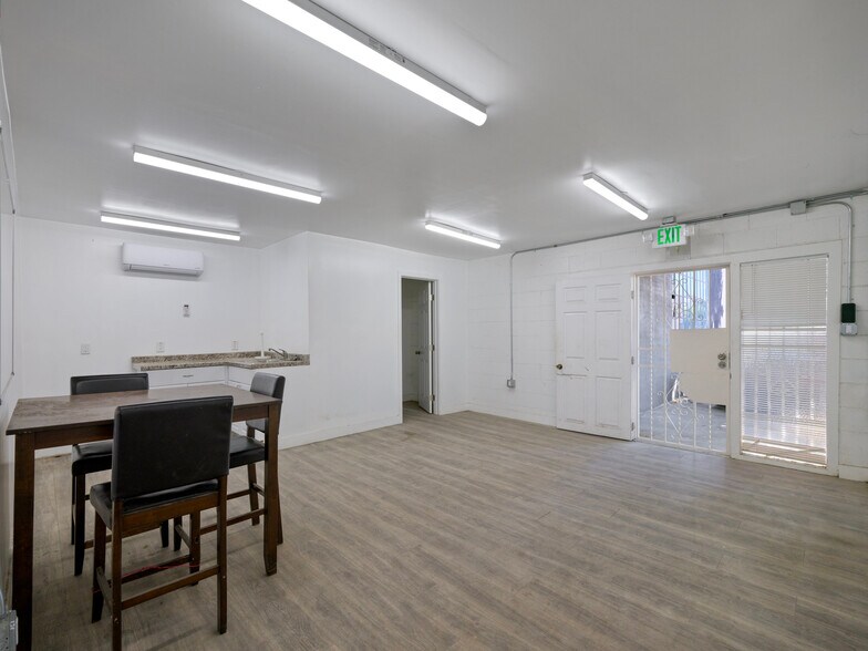 More Photos Of 2215 Randolph St, Huntington Park Manufacturing For Sale