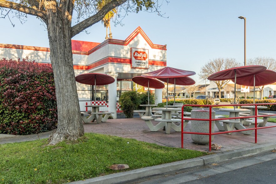 More Photos Of 2310 W Cleveland Ave, Madera Fast Food For Sale