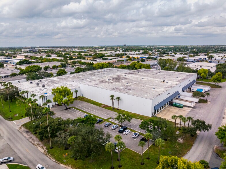 Primary Photo Of 5255 NW 159th St, Miami Lakes Distribution For Lease