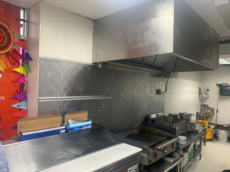 More Photos Of 2630 Walnut Hill Ln, Dallas Convenience Store For Sale