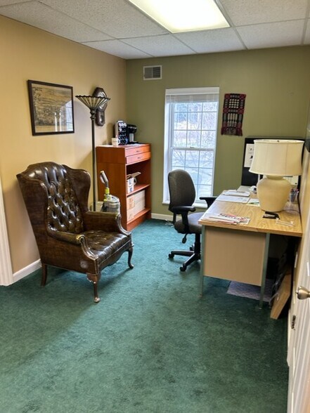 More Photos Of 1108 Ohio River Blvd, Sewickley Office For Sale