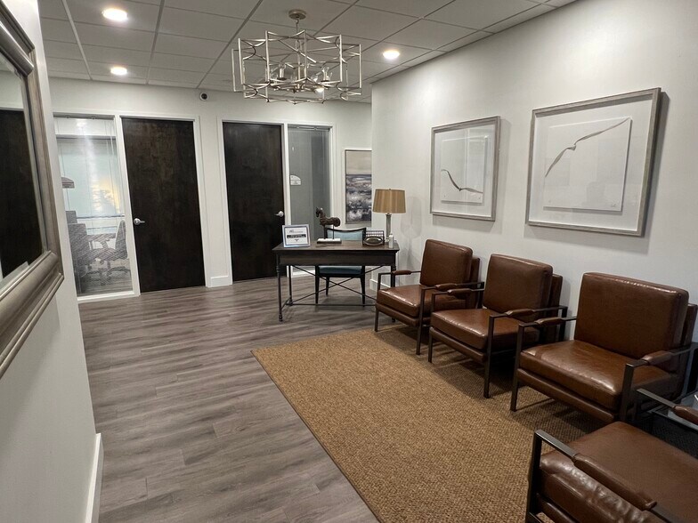 More Photos Of 515 W Bay St, Tampa Coworking Space