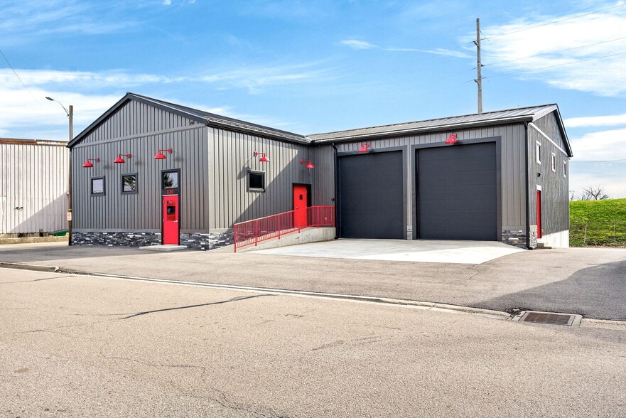 More Photos Of 320 S 1st St, Tipp City Office For Lease